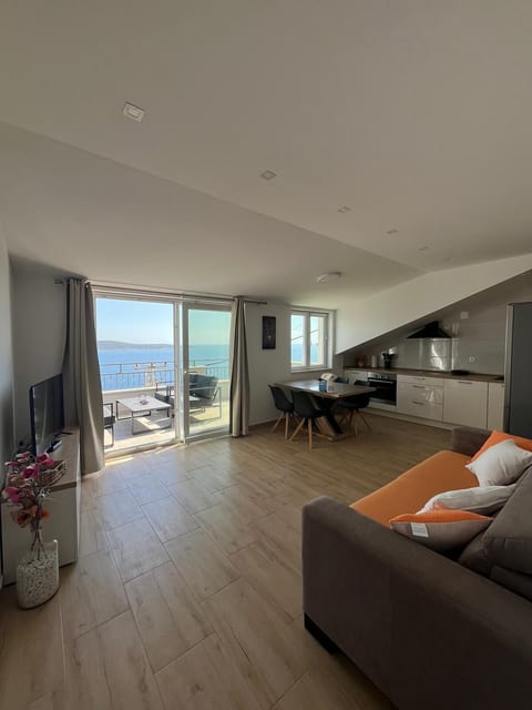 Apartments Dobrila - Unit 376850-13