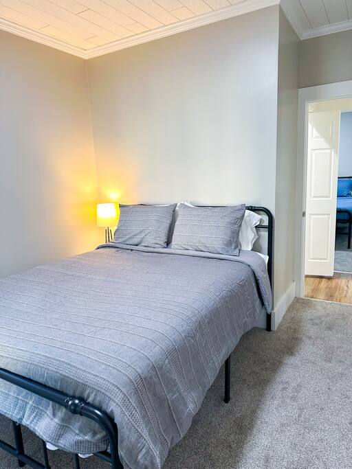 F & S Cottage | Wifi, Smart TV, Laundry, Pets OK