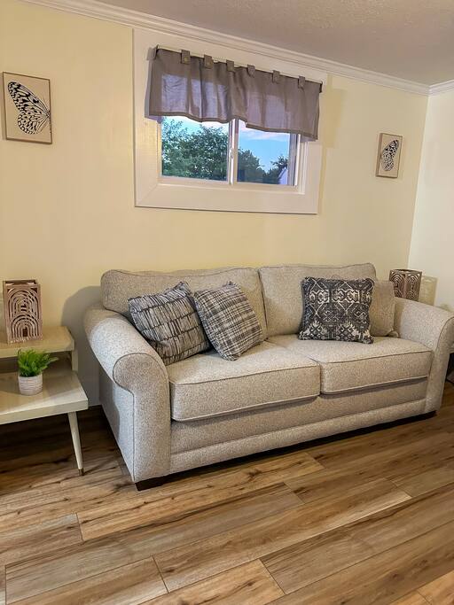 F & S Cottage | Wifi, Smart TV, Laundry, Pets OK