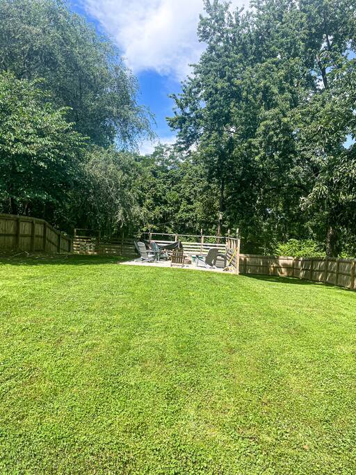 The Truro House: Large Yard for Pets, WiFi & Grill