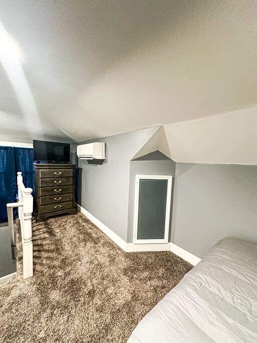 The Truro House: Large Yard for Pets, WiFi & Grill
