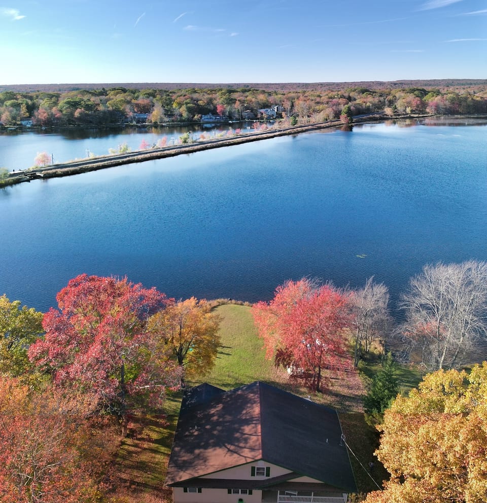 Lakefront living!