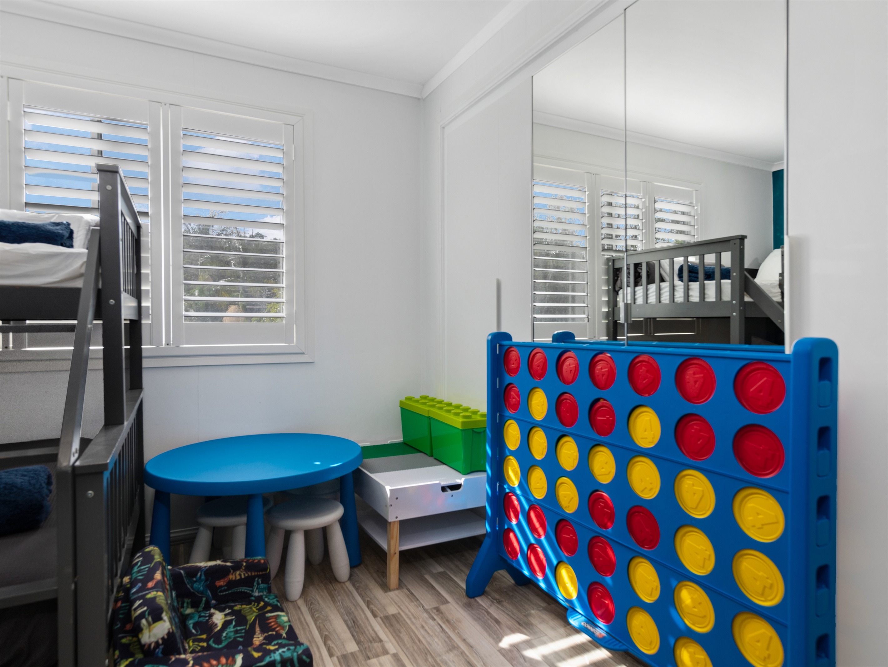 Skyes Beach House - Upstairs Accommodation - Malua Bay