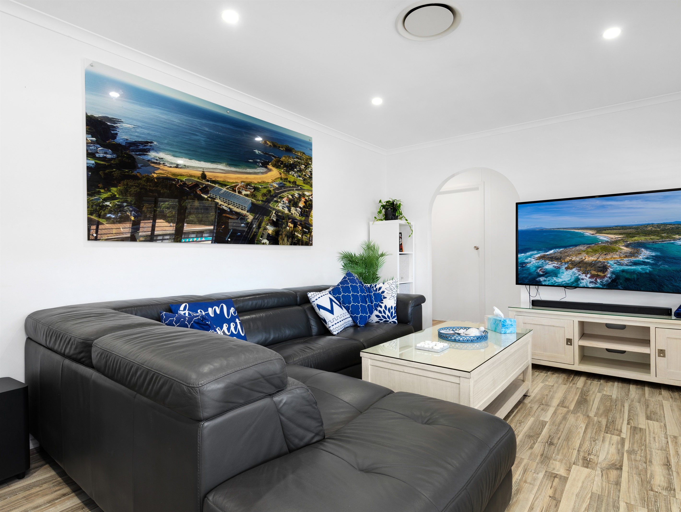 Skyes Beach House - Upstairs Accommodation - Malua Bay