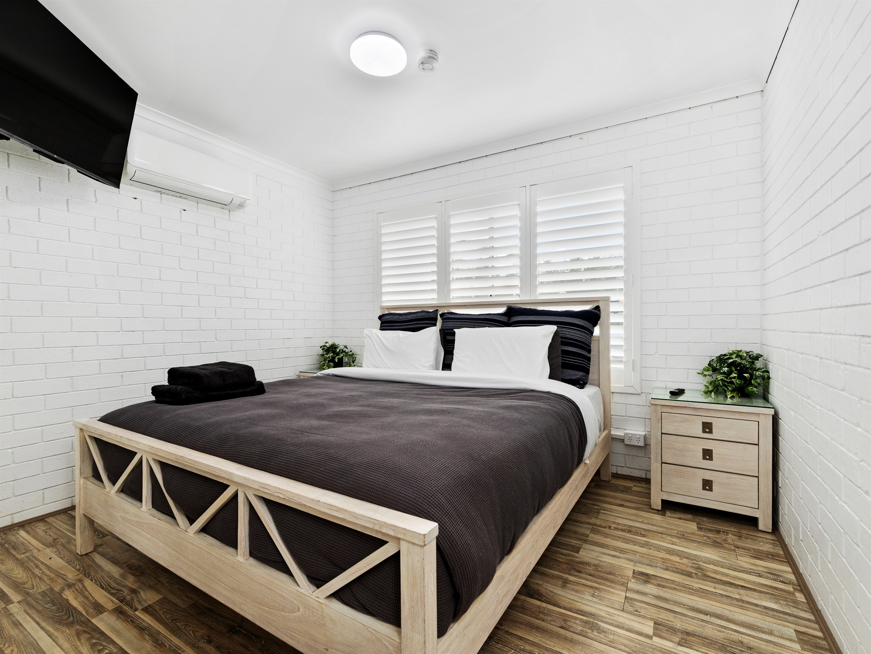 Downstairs Main king Bedroom