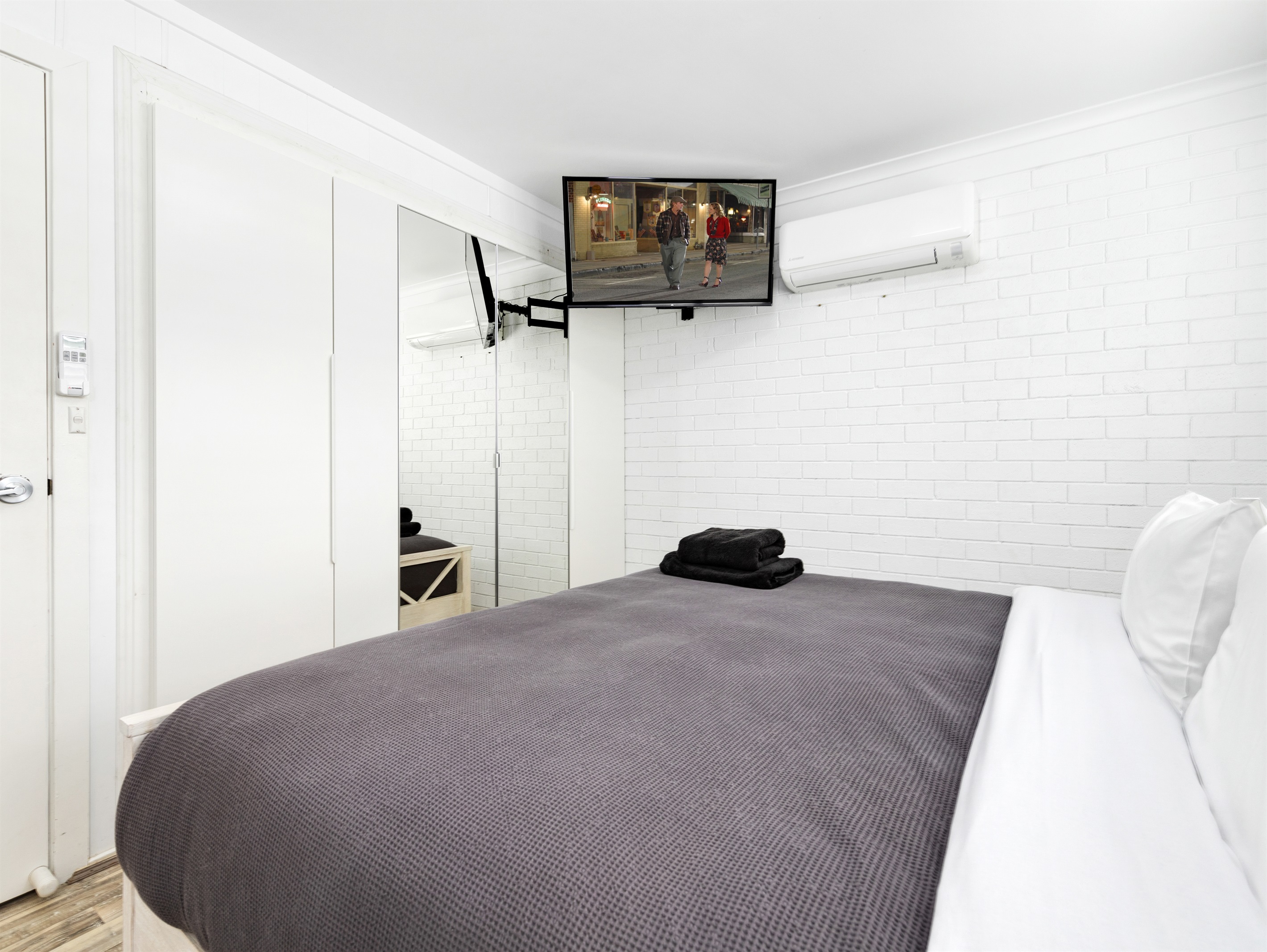 Downstairs Main king Bedroom