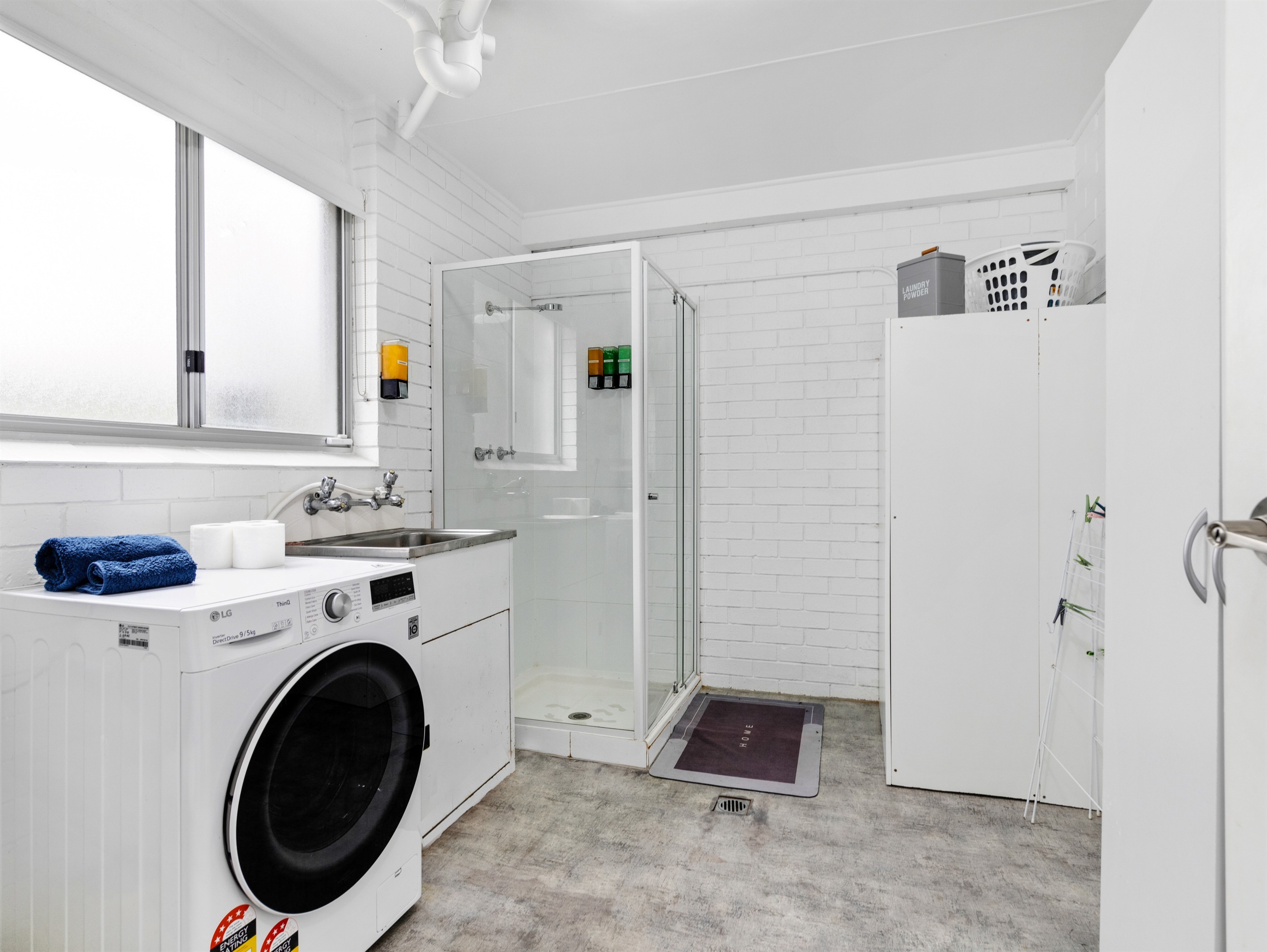 Downstairs Bathroom/Laundry