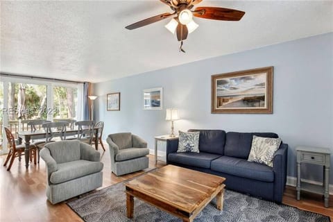 Living/Dining Area