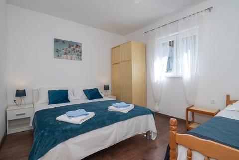 Apartments Šarić - Unit 376825-13