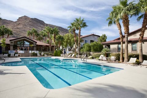 Stunning Mountain Edge Condo