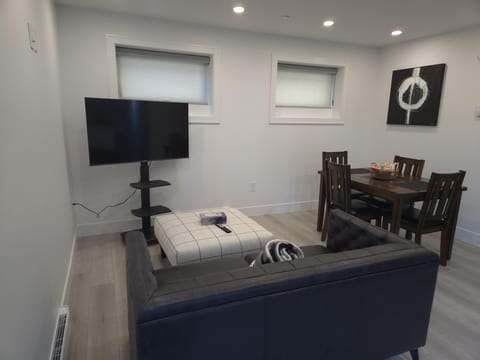 Exec-Townhouse 1 Bedroom on Lower floor