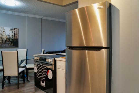 Extended stay on 12 avenue in downtown (top floor)