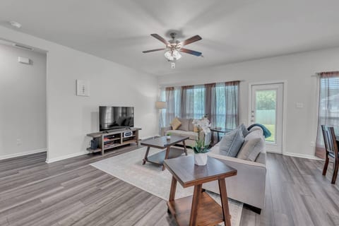 Troy 4BR Hub for Business Pros