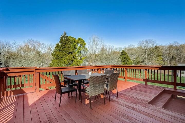 Large deck. We've since added a gazebo.