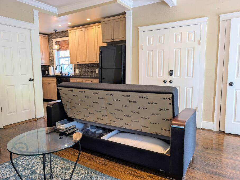 Coral Palms 1BR/King/Queen, Pool, block to Duval