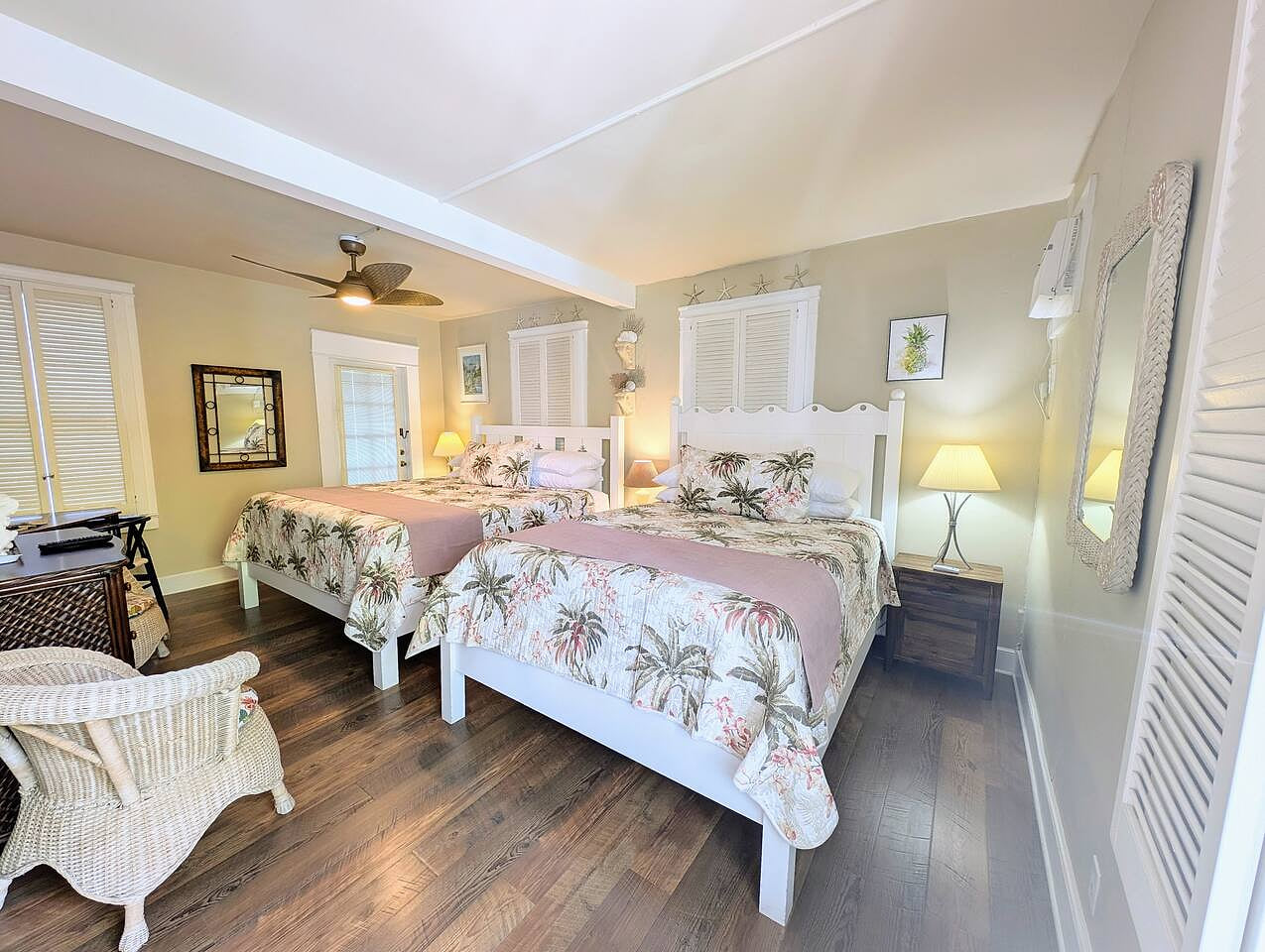 Coral Palms 1BR/King/Queen, Pool, block to Duval