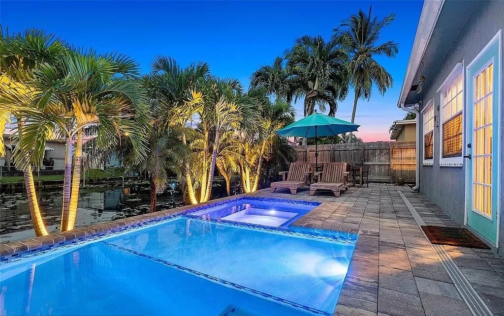 Large Saltwater {No Harsh Chemicals on Skin!} Swimming Pool & Hot Tub