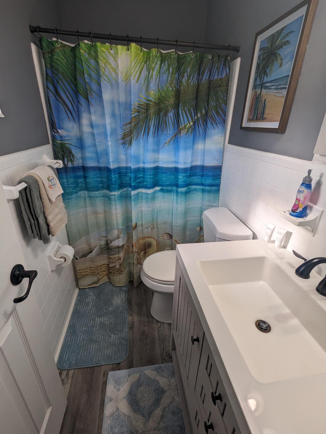 King Bedroom En-Suite with Shower