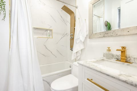Luxe 3BR/2BA WasherDryer Parking
