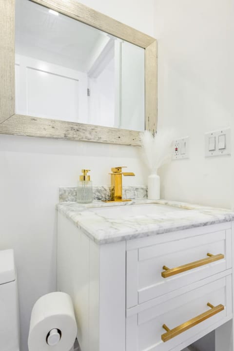 Luxe 3BR/2BA WasherDryer Parking