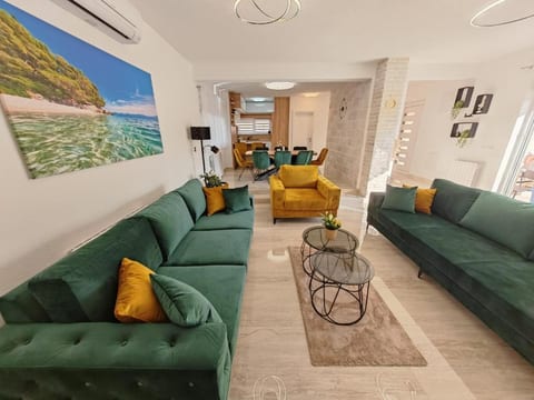Villa Nikoma - Unit 376855-13