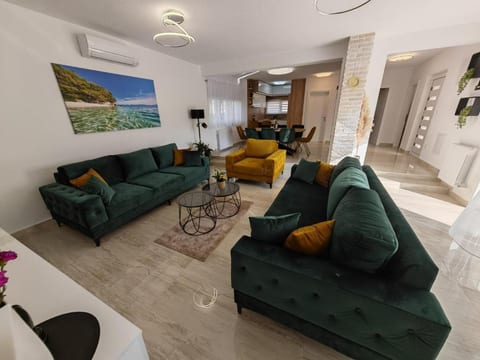 Villa Nikoma - Unit 376855-13