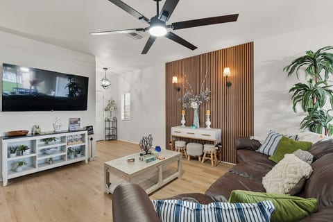 Sonoran serenity stay.