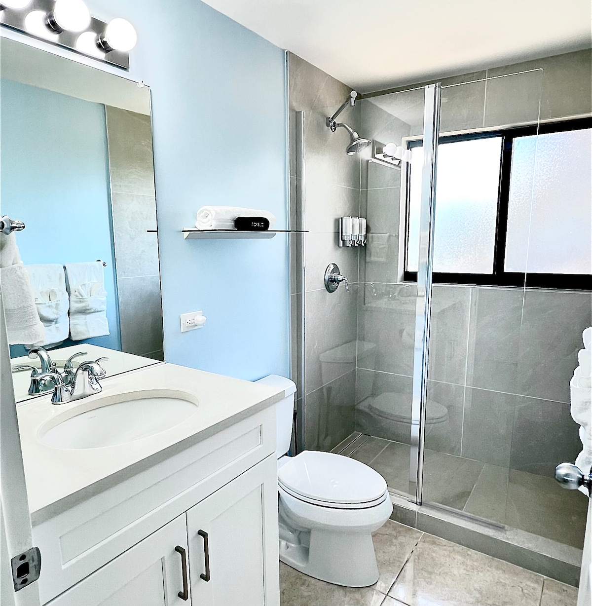 3-bedroom-oceanview-pool-on-seven-mile-beach/