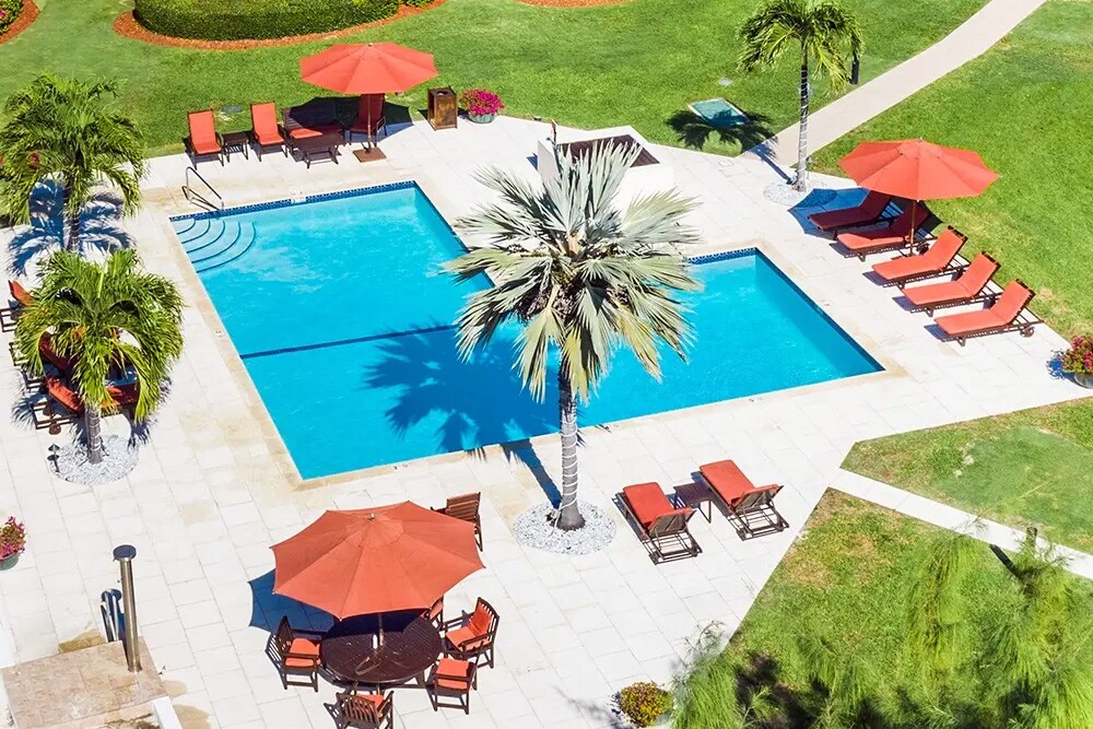 3-bedroom-oceanview-pool-on-seven-mile-beach/