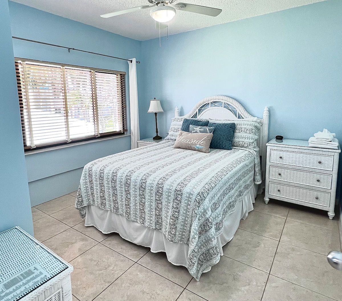 3-bedroom-oceanview-pool-on-seven-mile-beach/