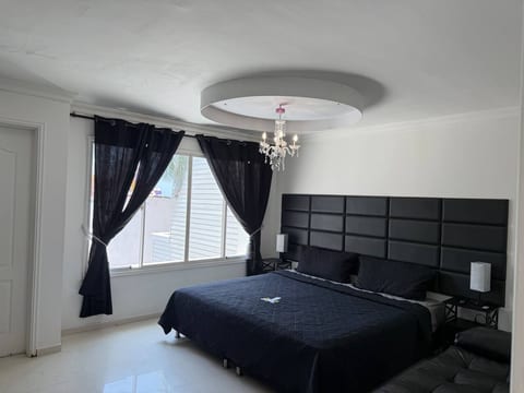 King’s PalacePrivate Heated Jacuzzi