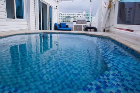 King’s PalacePrivate Heated Jacuzzi
