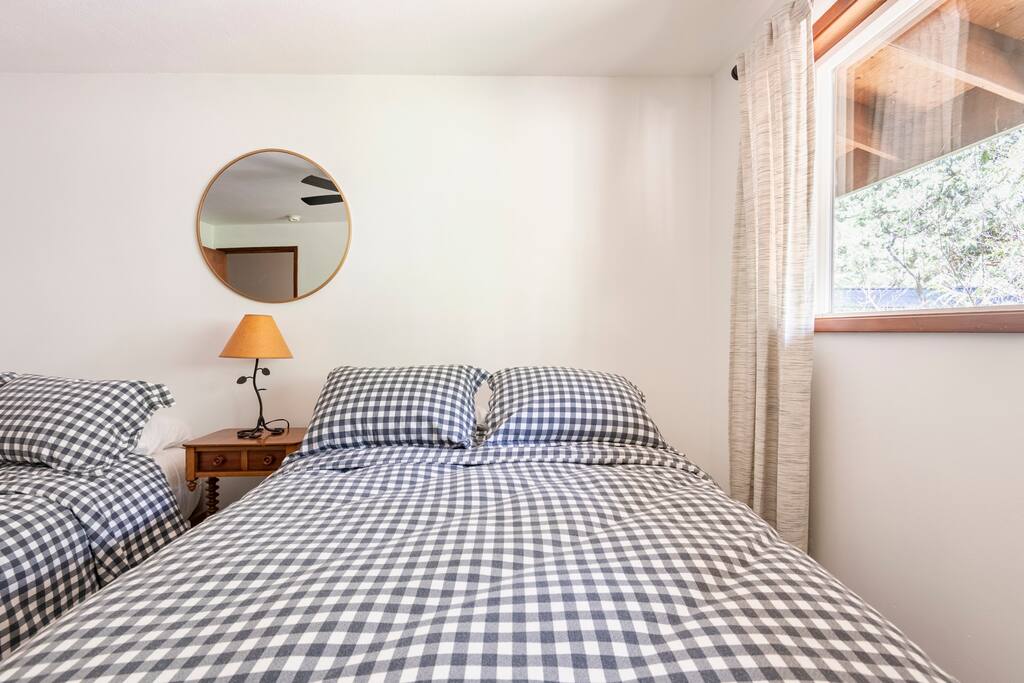 Cozy Mt Hood Cabin -King bed- pool opens June 14! - Rhododendron