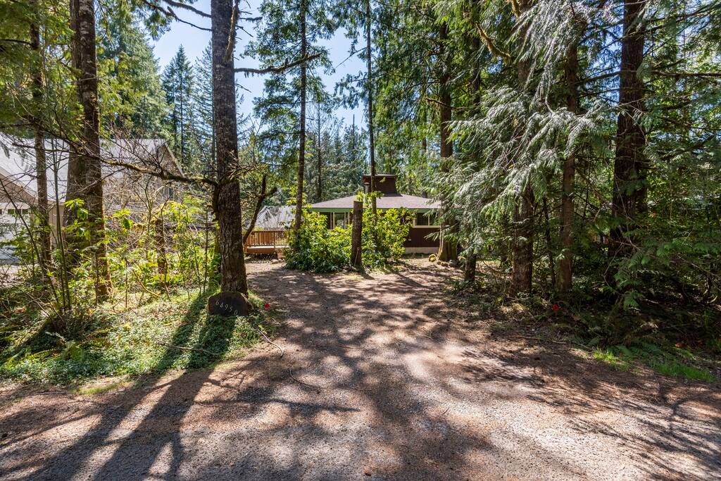 Cozy Mt Hood Cabin -King bed- pool opens June 14! - Rhododendron