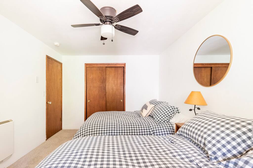 Cozy Mt Hood Cabin -King bed- pool opens June 14! - Rhododendron