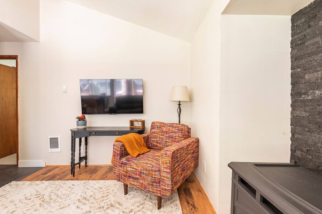 Cozy Mt Hood Cabin -King bed- pool opens June 14! - Rhododendron