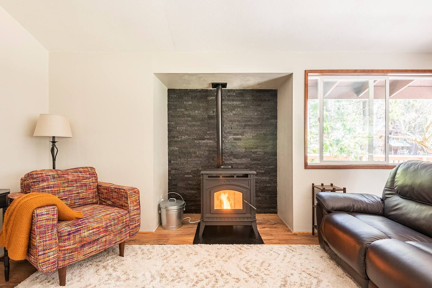 Cozy Mt Hood Cabin - King & 2 full, Wifi, Fire pit