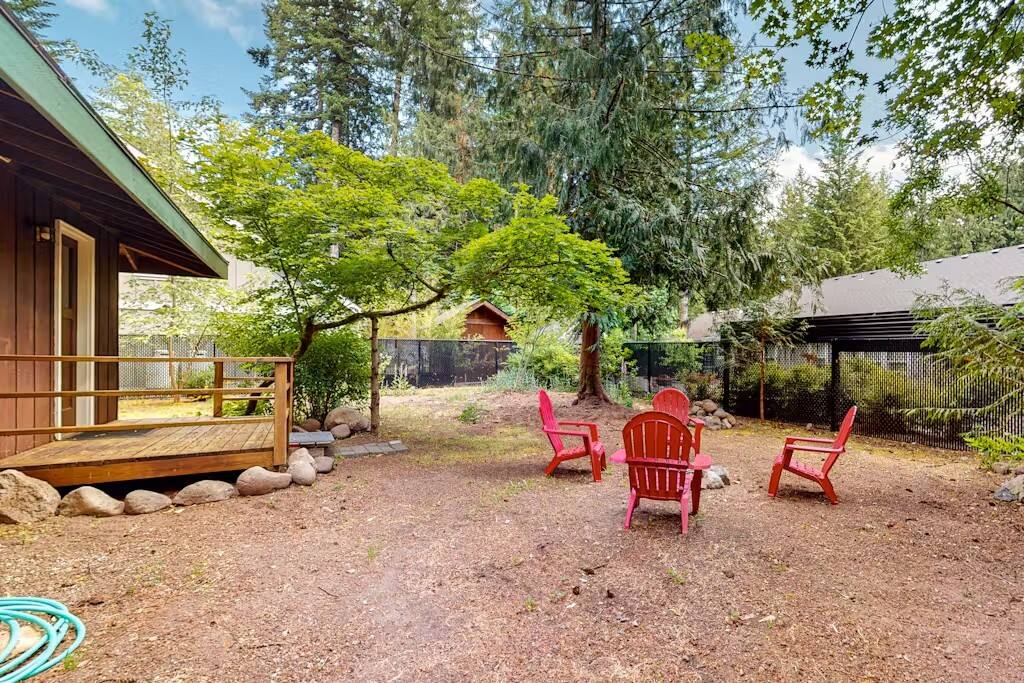 Cozy Mt Hood Cabin -King bed- pool opens June 14! - Rhododendron