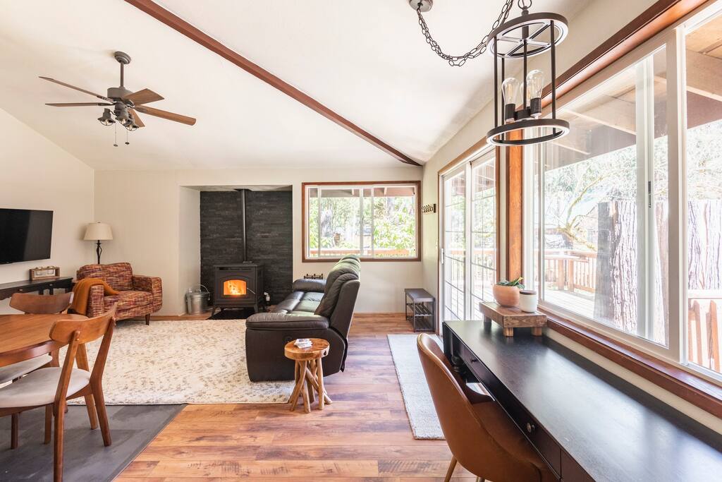 Cozy Mt Hood Cabin -King bed- pool opens June 14! - Rhododendron