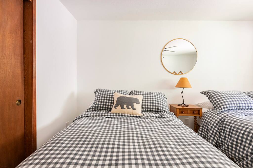 Cozy Mt Hood Cabin -King bed- pool opens June 14! - Rhododendron