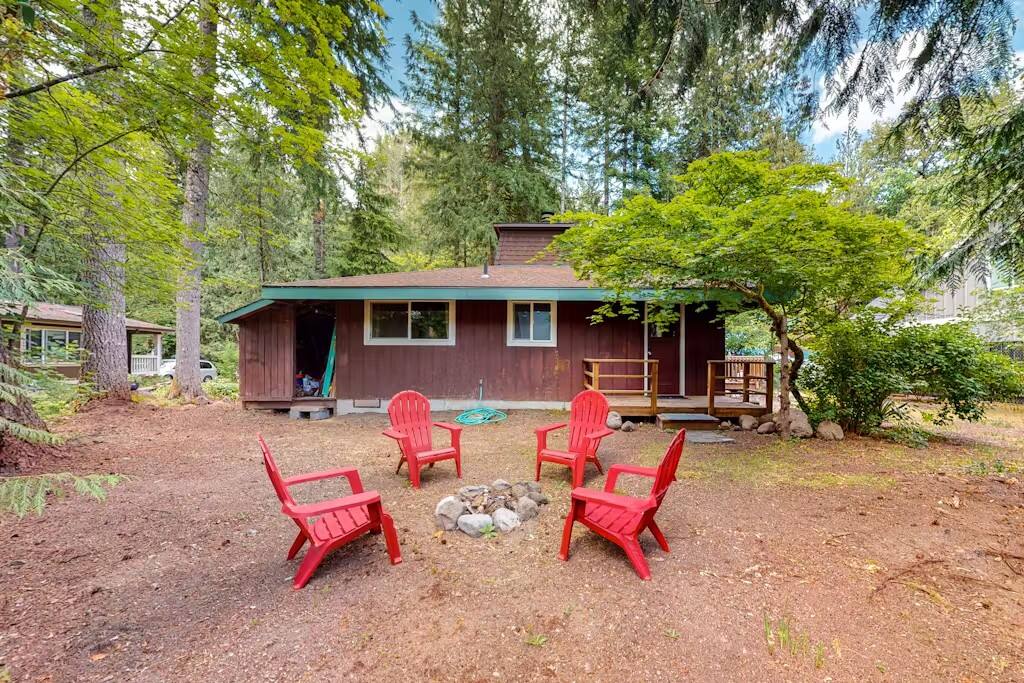 Cozy Mt Hood Cabin -King bed- pool opens June 14! - Rhododendron