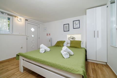 Apartments Jadro - Unit 376680-13