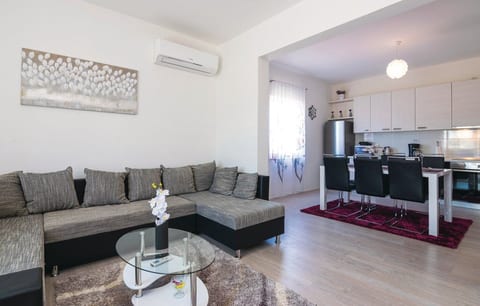Villa Kristina - Unit 376873-13