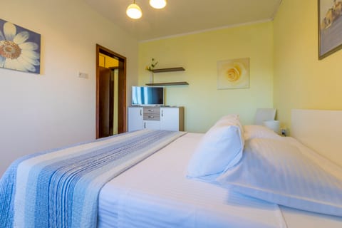 Apartments and Rooms Dotli - Unit 376923-13
