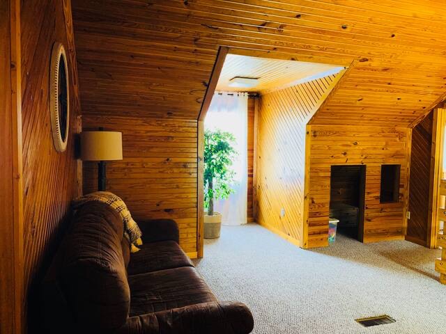 charming-family-retreat-near-buffalo-river-resort/