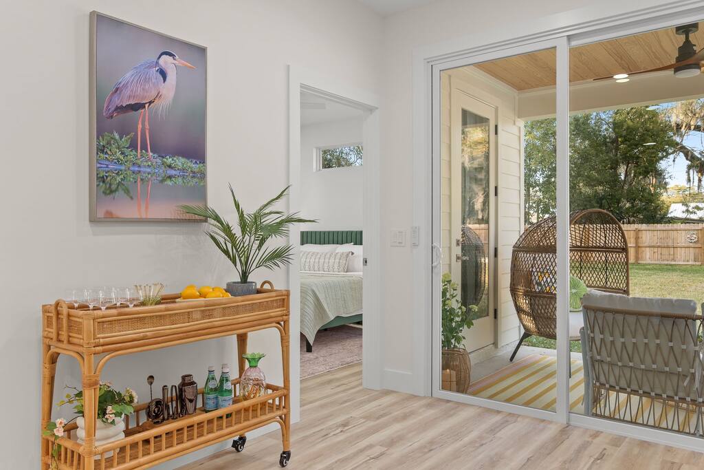Enchanting 3 bedroom home by Marina, <1mi to downtown
