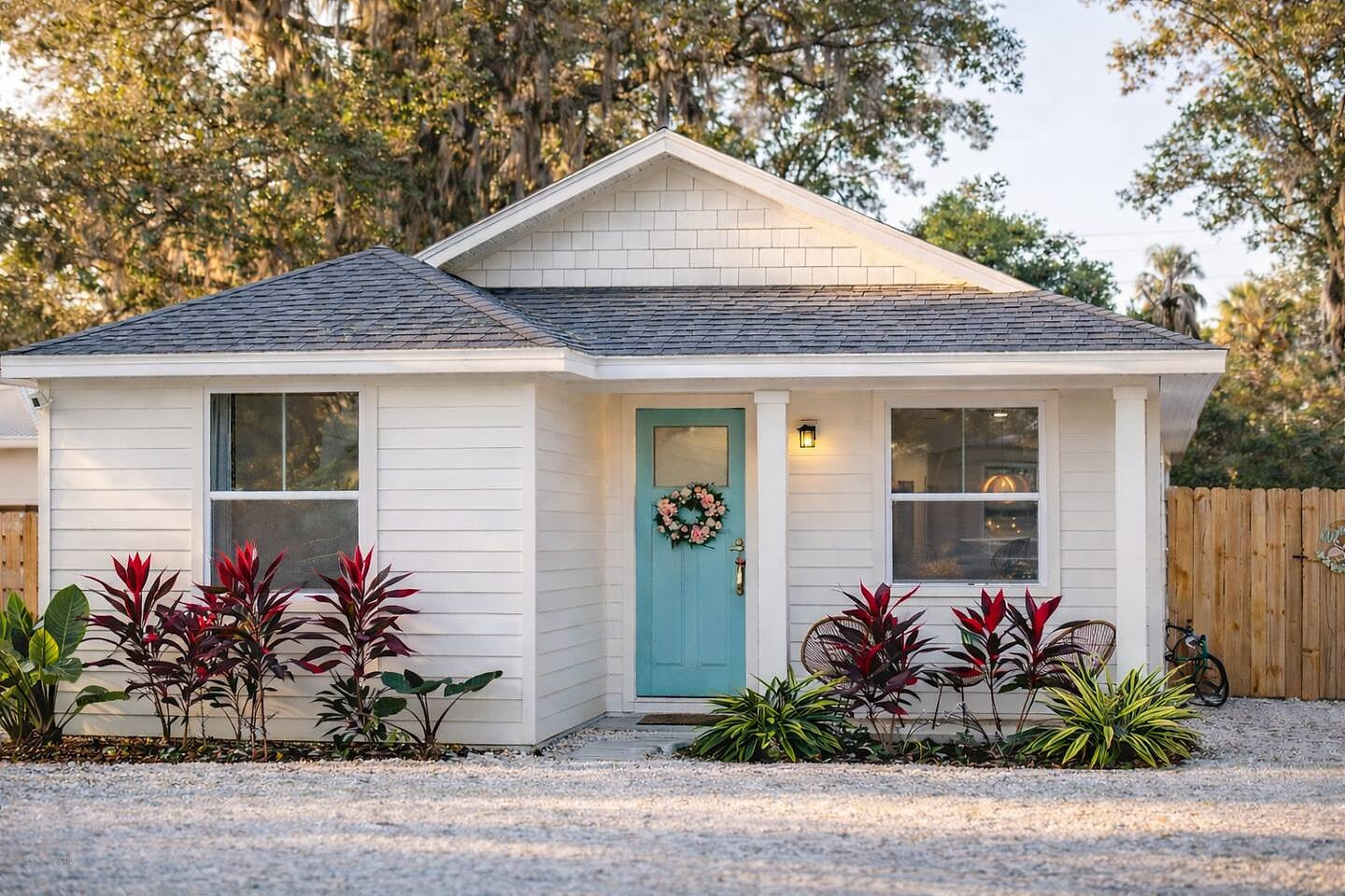 Enchanting Tropica Boho Oasis | 3BR & 2BA | by Marina, <1mi to downtown | by Sunshine Escapes