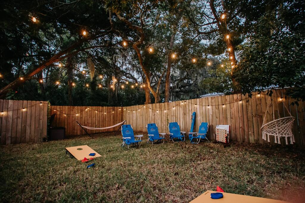 Serene 3 bedroom Coastal Retreat, near downtown and beach