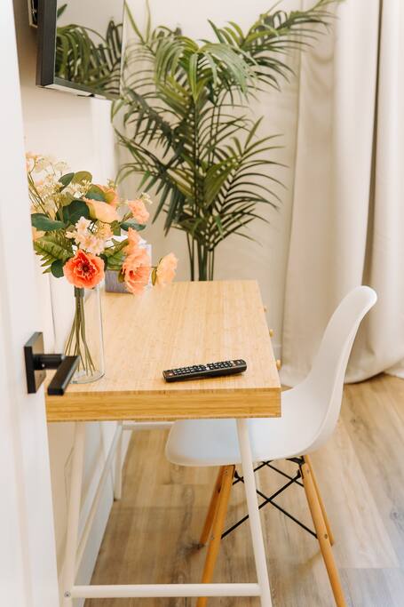 2 Stylish Homes •Sleeps 13• Near Downtown + Beach