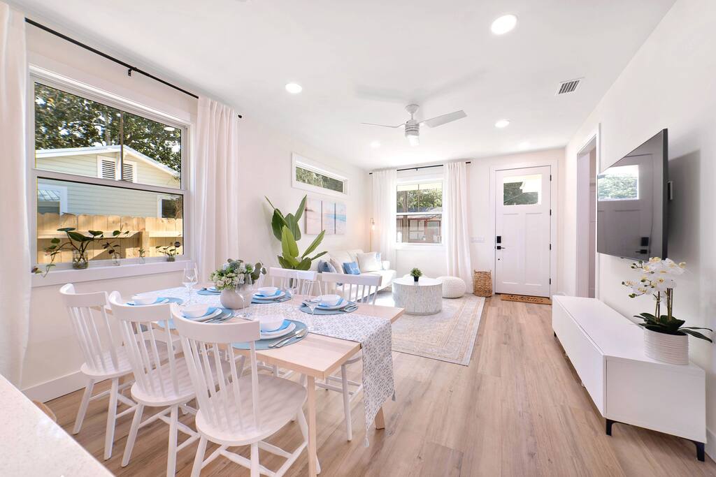 2 Stylish Homes •Sleeps 13• Near Downtown + Beach